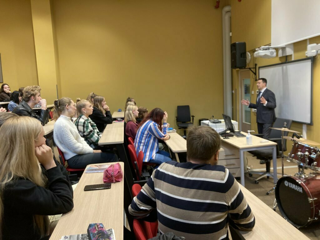 Riigikogu esimees Jüri Ratas Tartu Tamme Gümnaasiumis